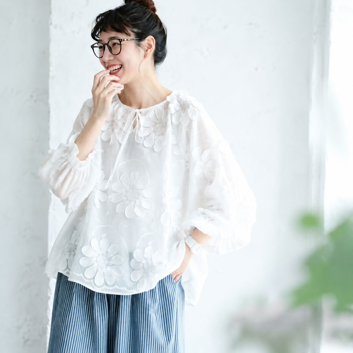 刺繍 花模様 シャツ