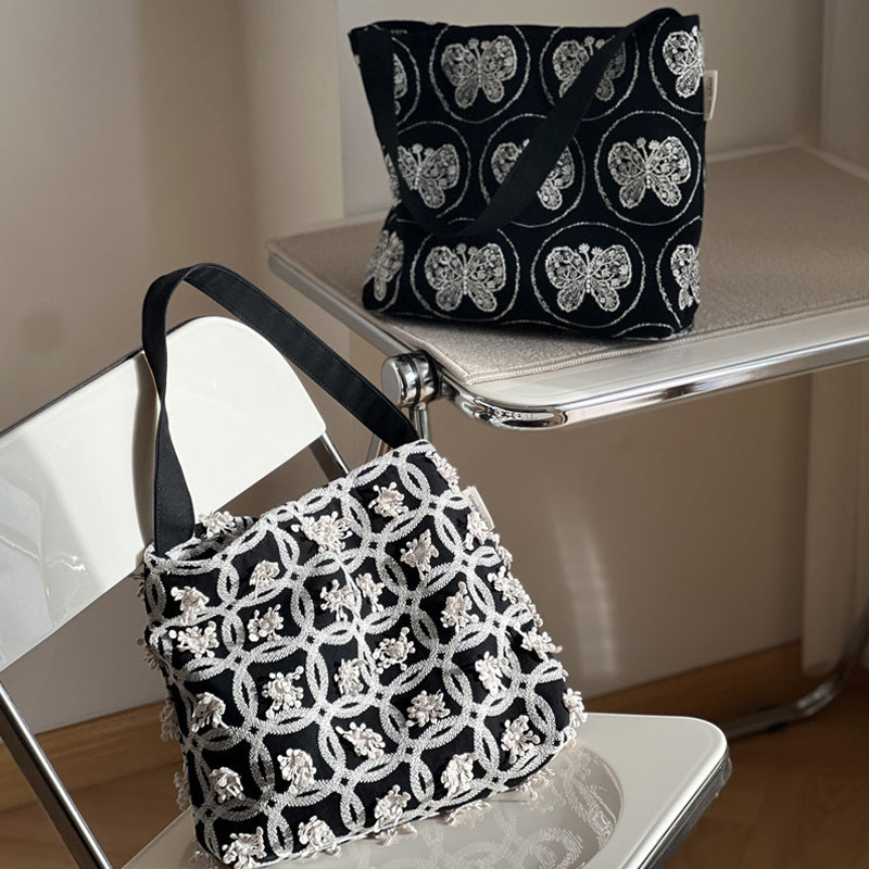 総柄刺繍 マグネット開閉トートバッグ