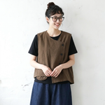こういうの、なんか好き。アシンメトリー ボタン ノースリーブ レトロ ベスト