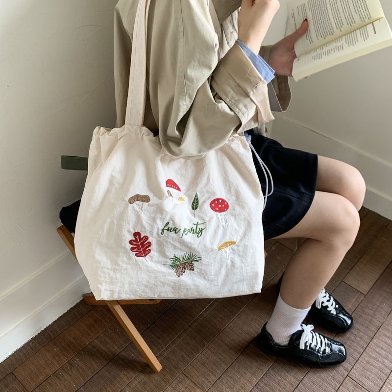 刺繍 植物柄 巾着タイプ キャンバスバッグ