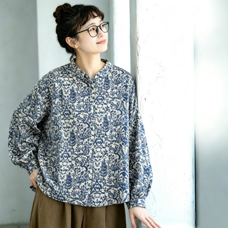 綿麻 木漏れ日模様 さりげない花柄長袖ブラウス