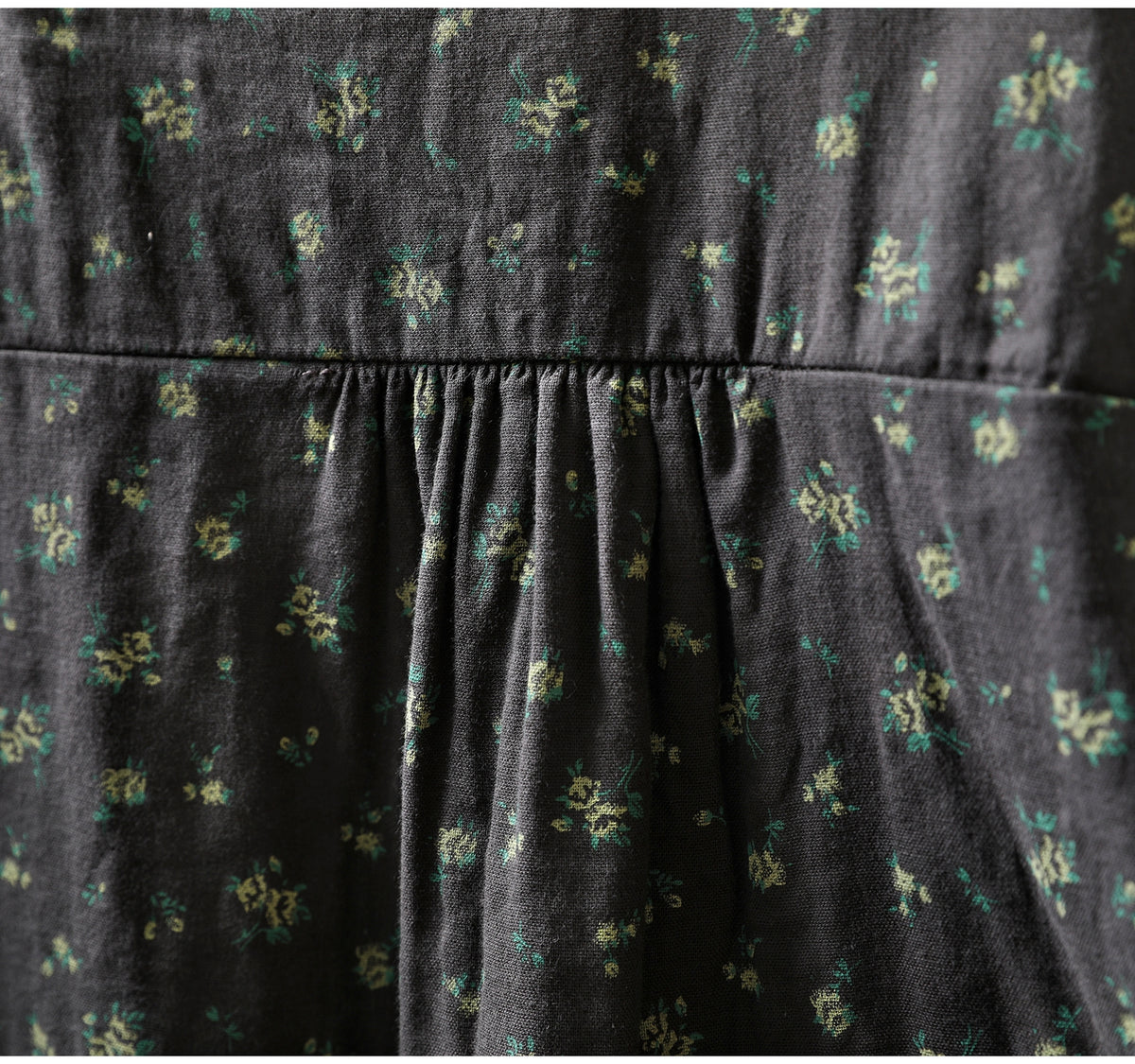 ダブルガーゼ いつもの服に 花を咲かせるブラウス