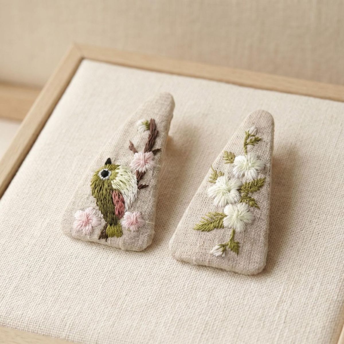 アヒル＆フラワー刺繍 ヘアピン