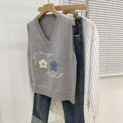 花柄刺繍 Vネックニットベスト