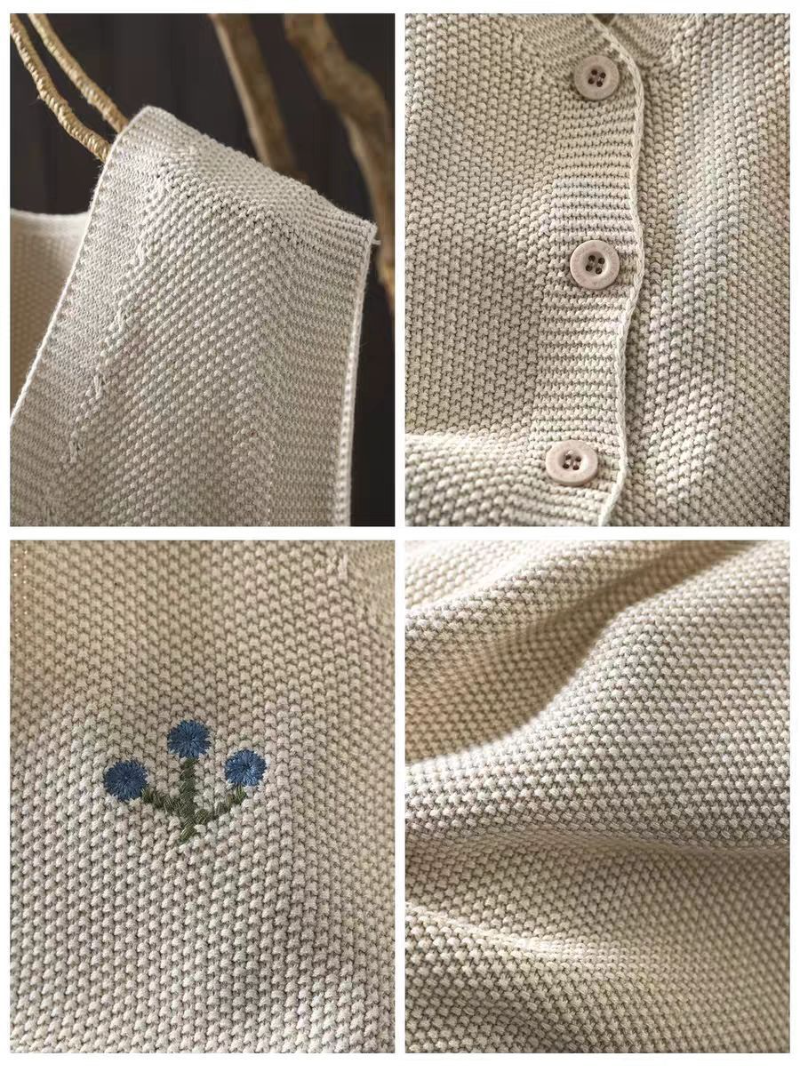さくらんぼ刺繍 Vネックニットベスト