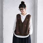 さくらんぼ刺繍 Vネックニットベスト