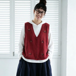 さくらんぼ刺繍 Vネックニットベスト