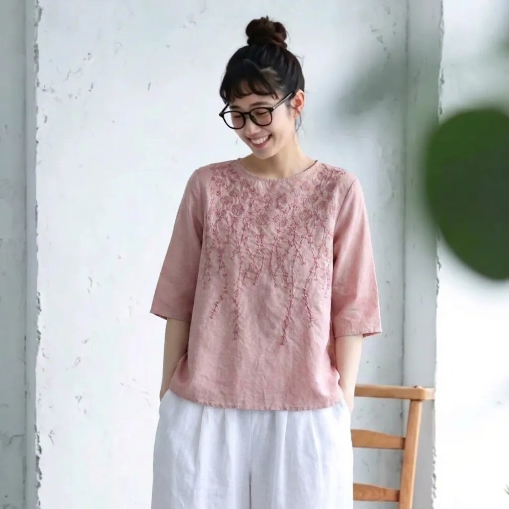M～4XL 秋のはじまりを楽しむ 刺繍ブラウス