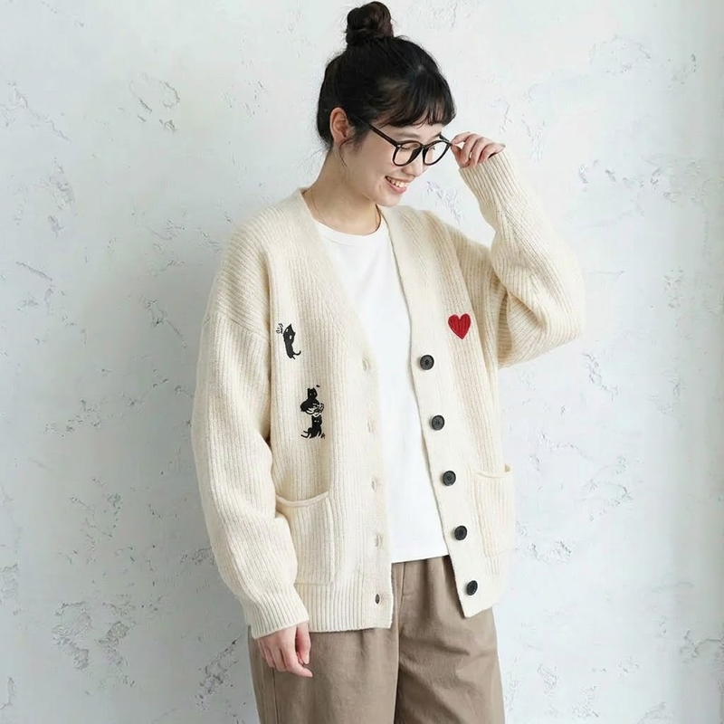 刺繍入り クルーネックニットカーディガン