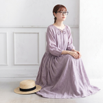 薄紫リボン襟バルーンスリーブリネンワンピ｜山間茶室・朝の抹茶ティータイムに
